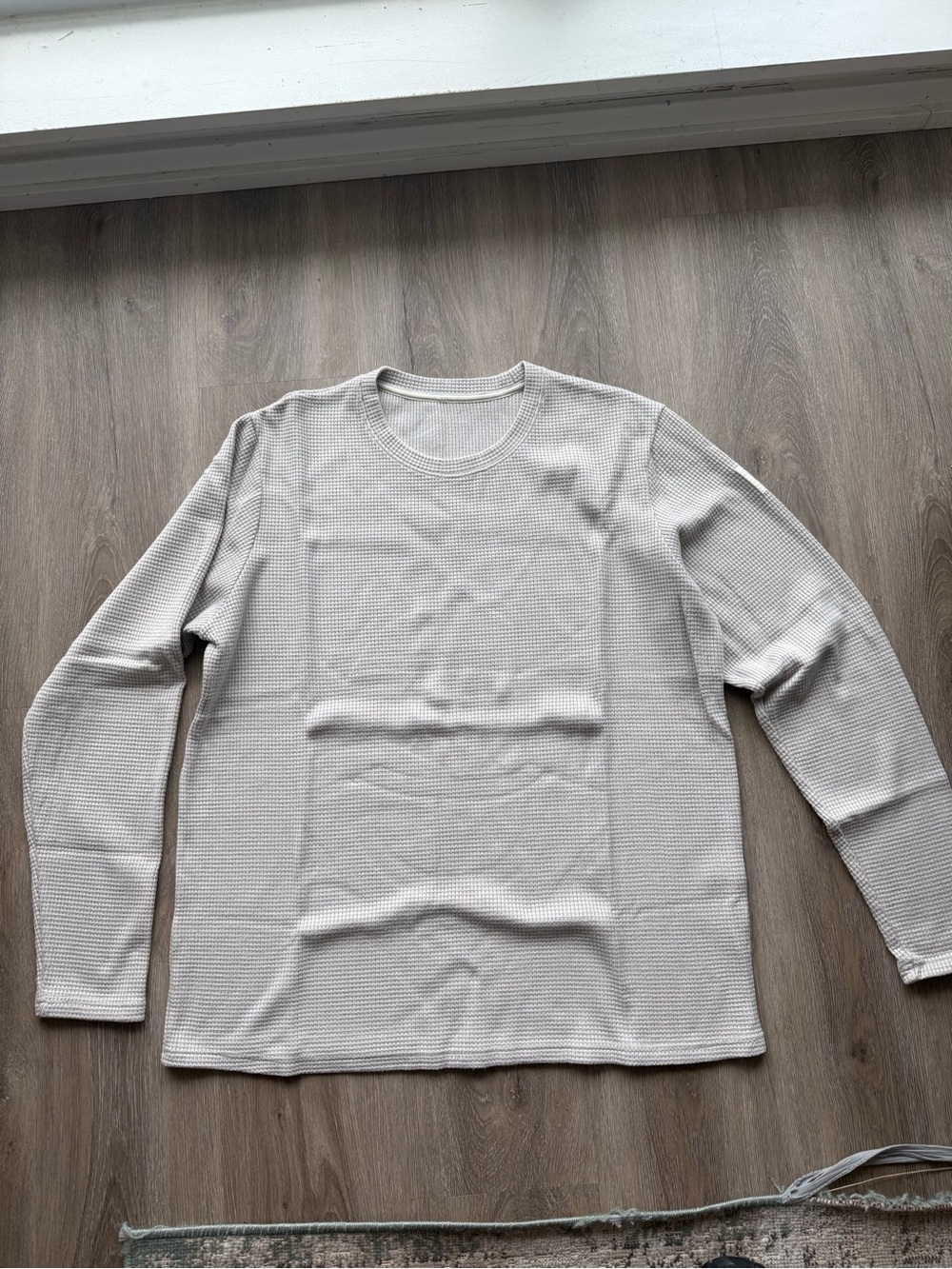 ALO Yoga Men's Cream Waffle-Knit Long Sleeve Crew